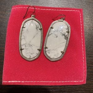 Never worn Kendra Scott Danielle Earrings!